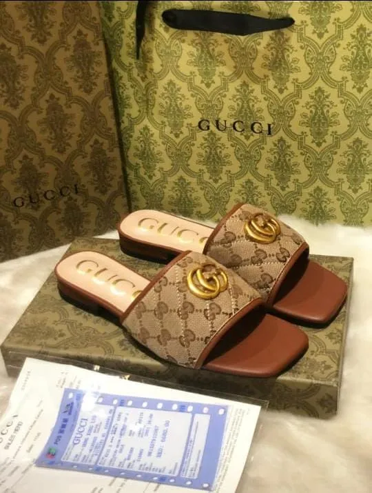 GG Logo Matelasse Sandals in Canvas