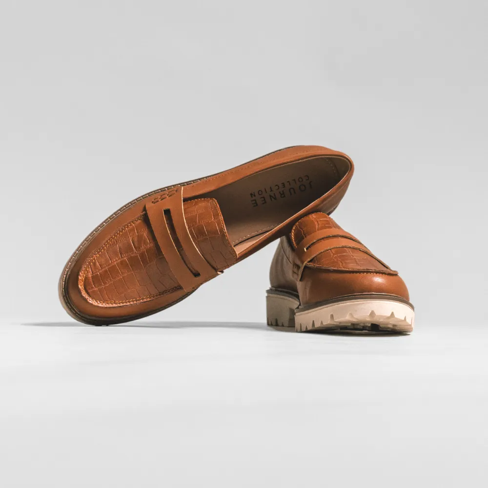 KENLY FAUX LEATHER LOAFER FLATS IN WIDE