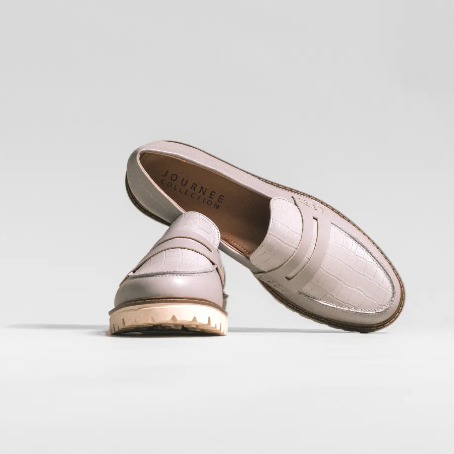 KENLY FAUX LEATHER LOAFER FLATS IN WIDE