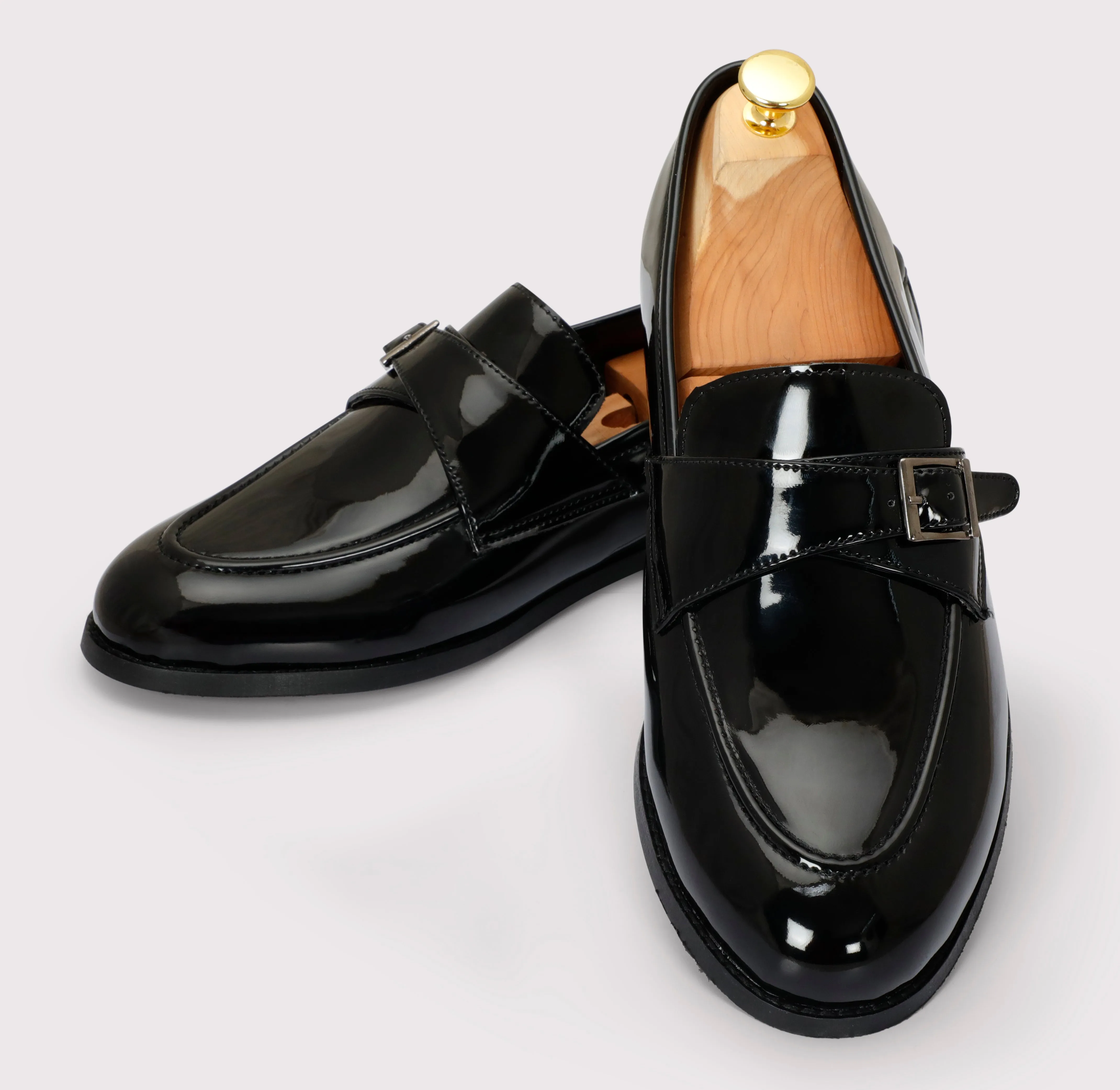 Macan Single Monks - Black Patent
