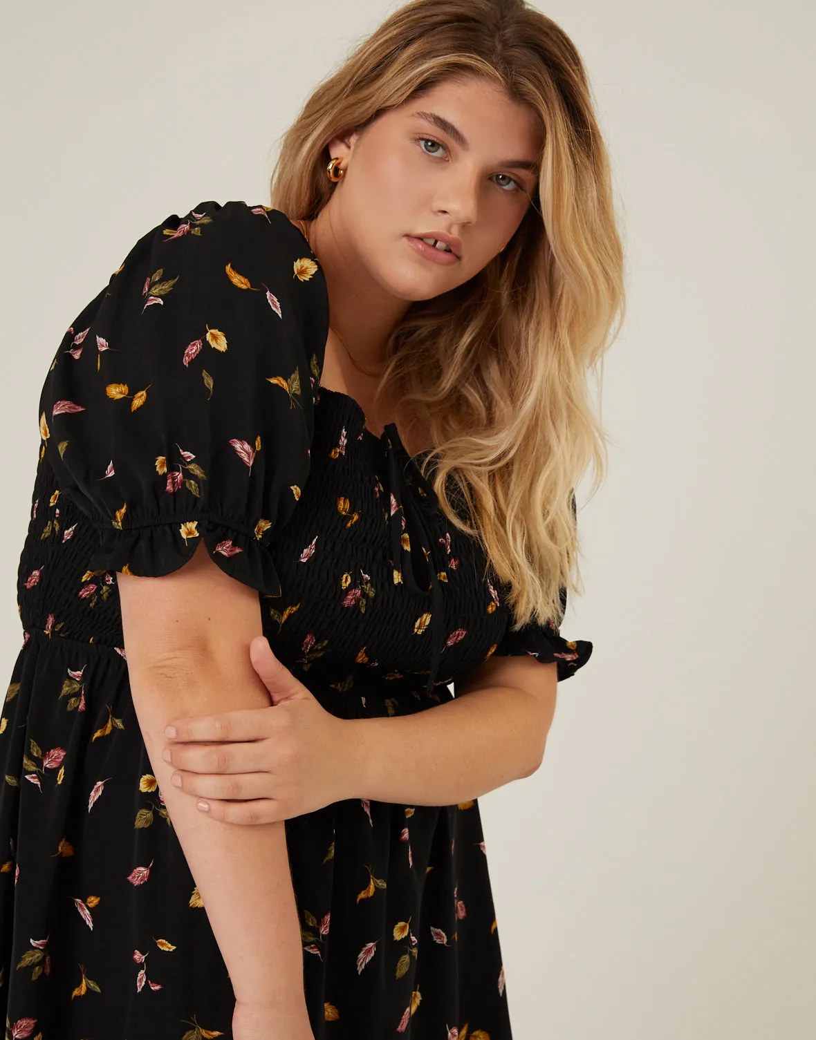 Plus Size Leaf Print Smocked Dress