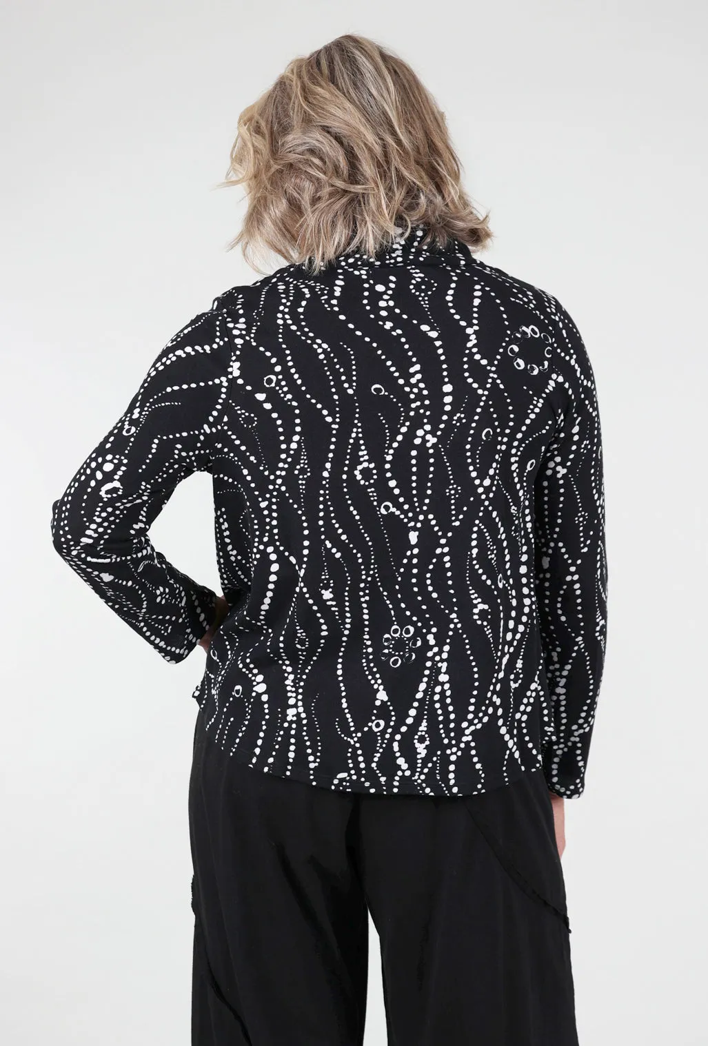 Wavy Dot Tneck, Black